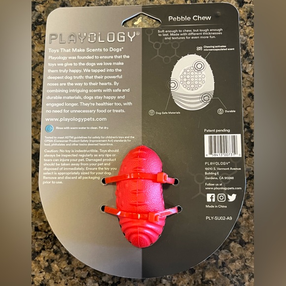 PLAYOLOGY small Dog Pebble Chew toy for dogs up to 15 lbs. beef scent - Picture 2 of 9